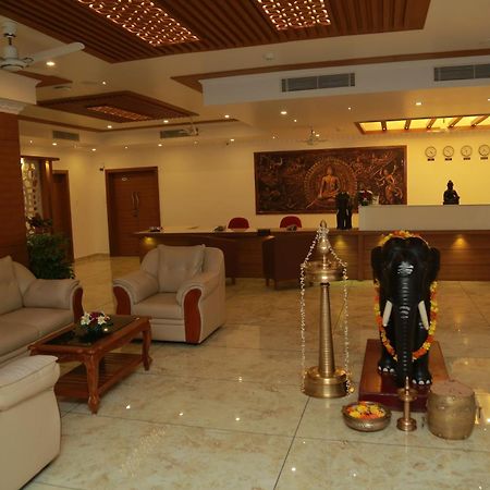 Hotel Savera Park Thrissur Экстерьер фото