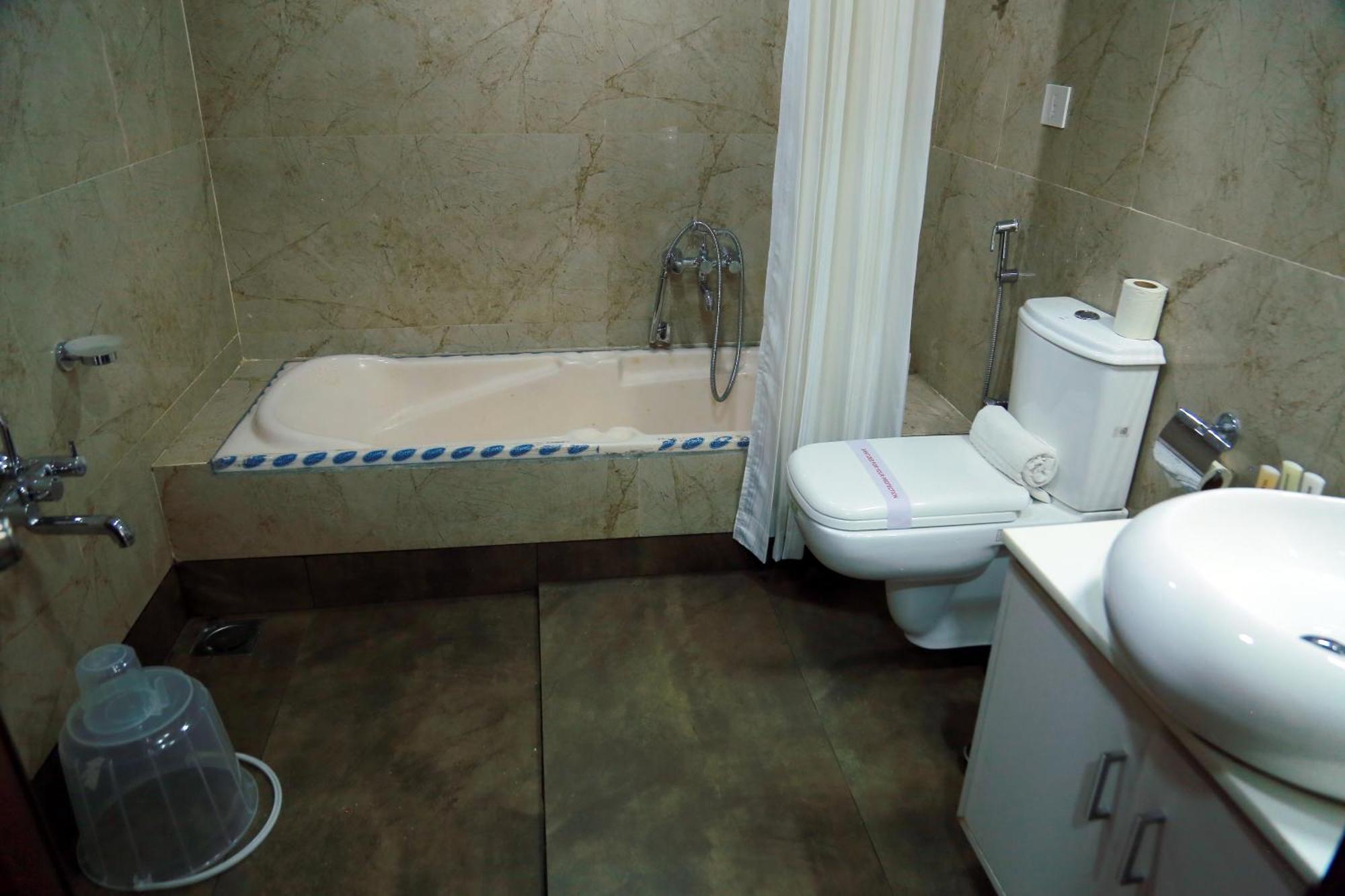 Hotel Savera Park Thrissur Экстерьер фото