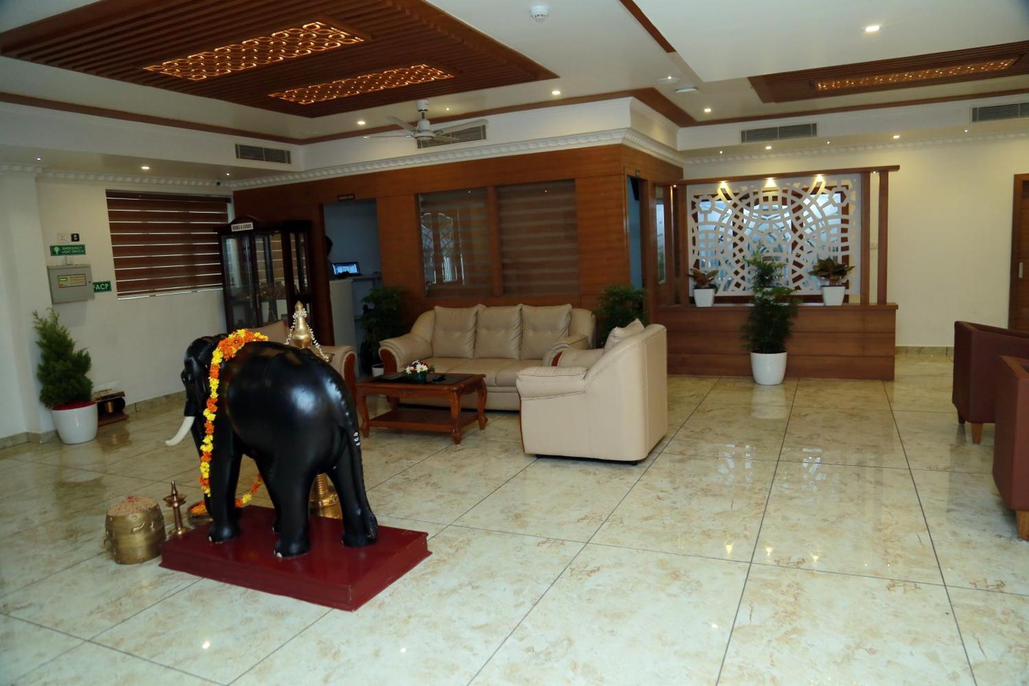 Hotel Savera Park Thrissur Экстерьер фото