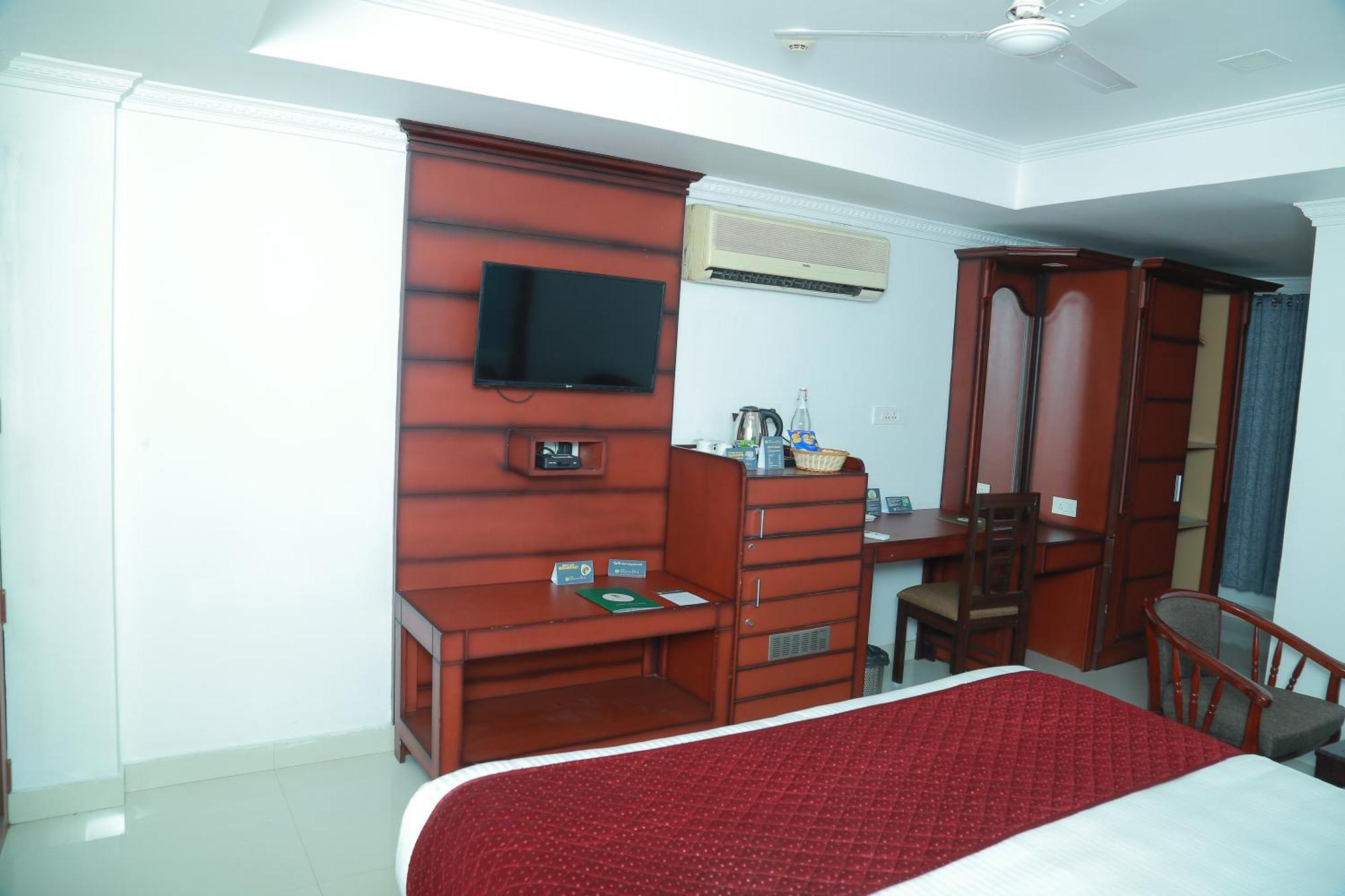 Hotel Savera Park Thrissur Экстерьер фото