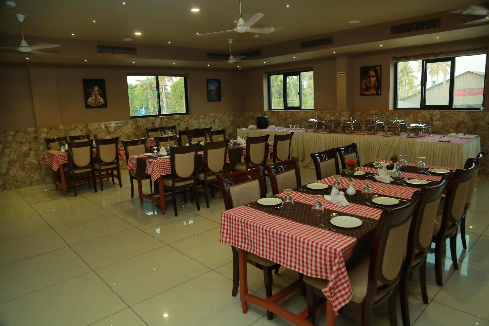 Hotel Savera Park Thrissur Экстерьер фото