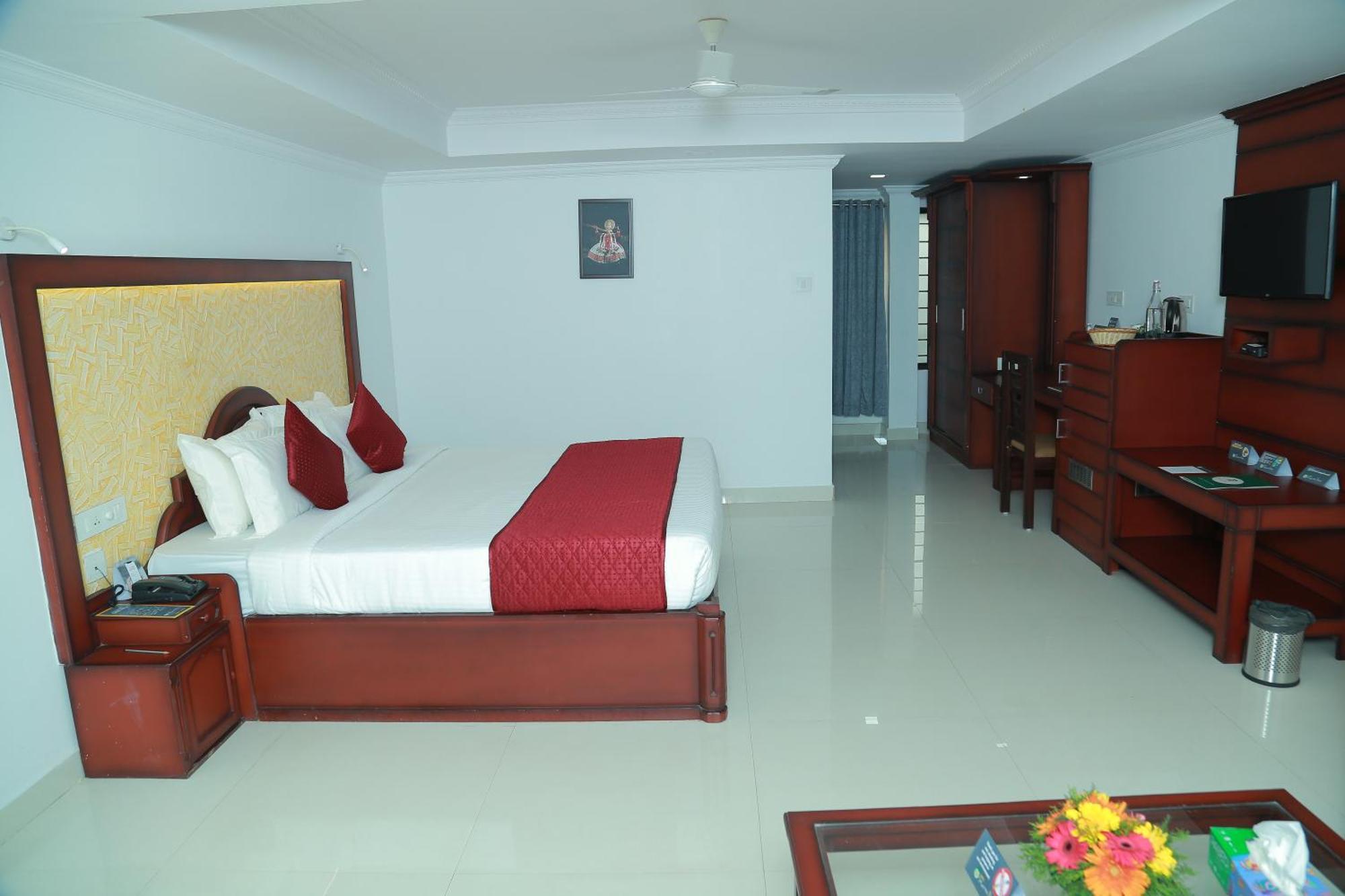 Hotel Savera Park Thrissur Экстерьер фото
