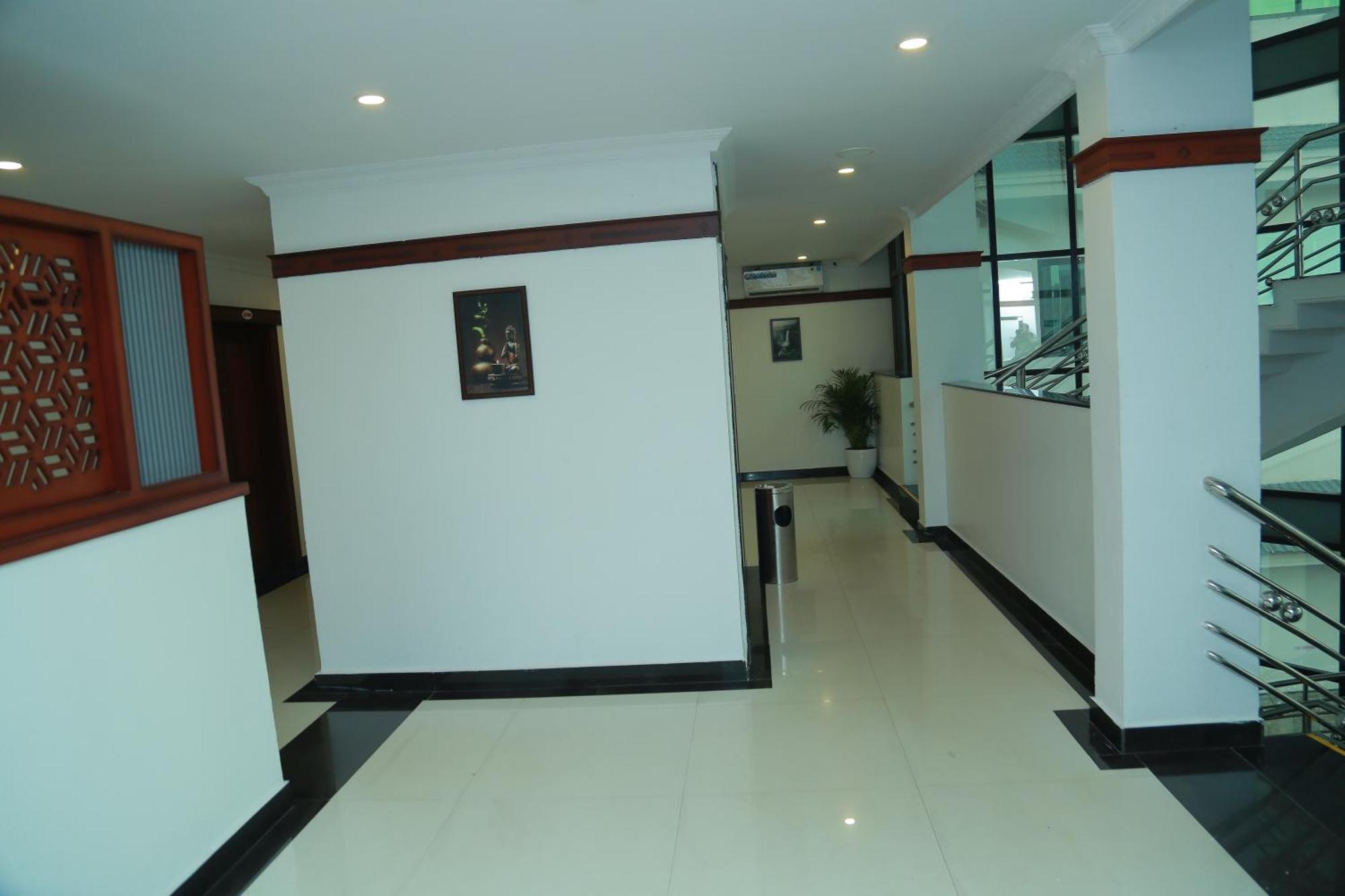 Hotel Savera Park Thrissur Экстерьер фото