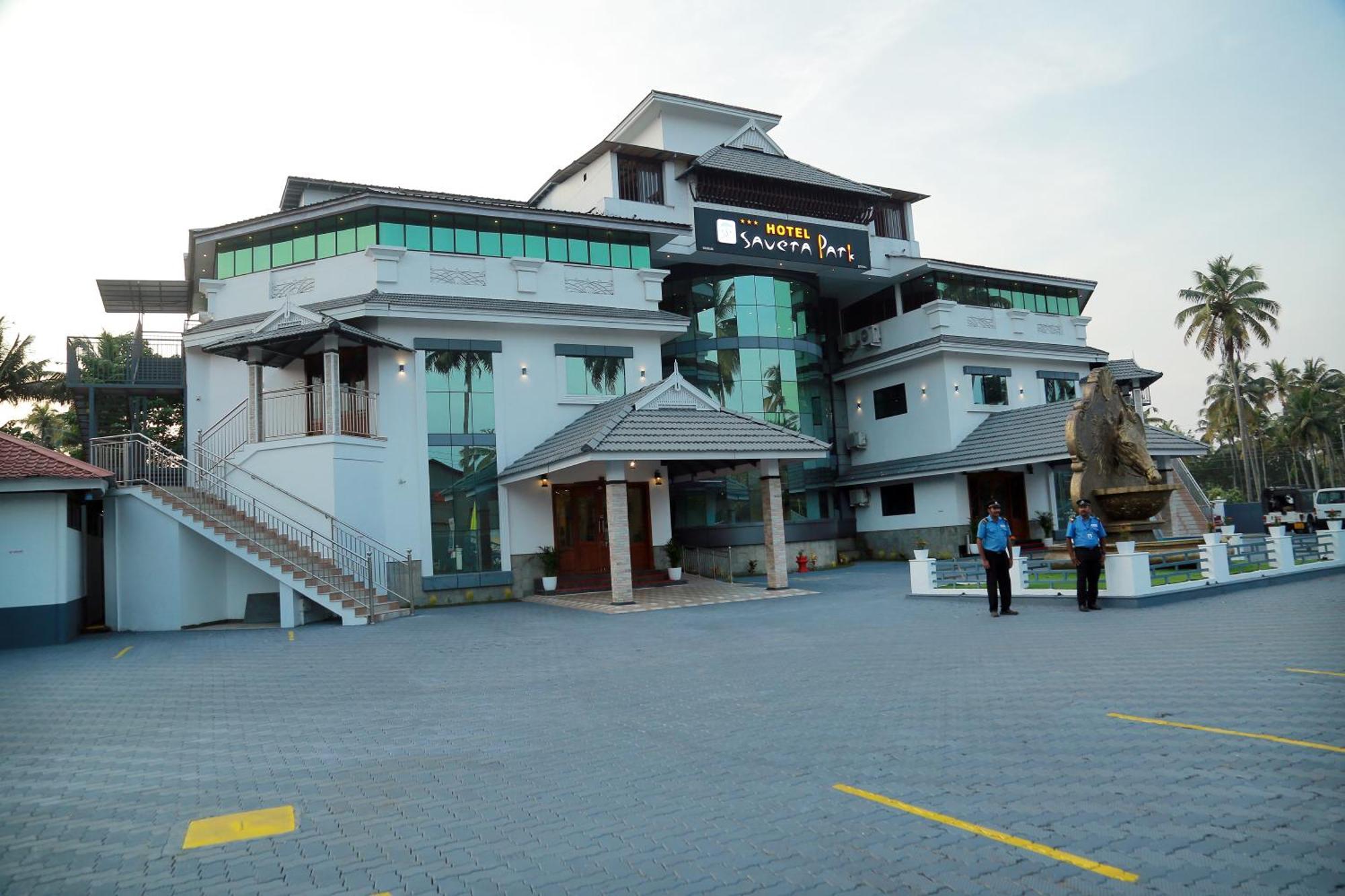 Hotel Savera Park Thrissur Экстерьер фото