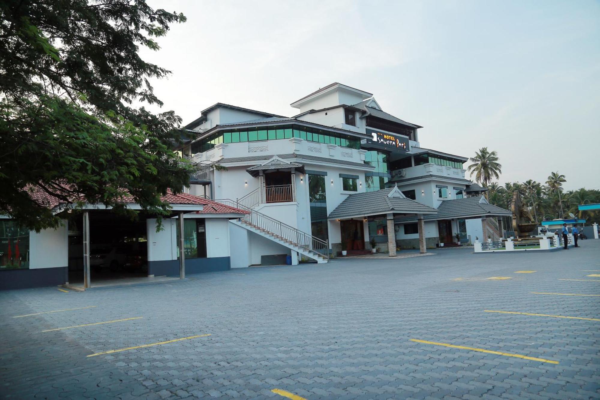 Hotel Savera Park Thrissur Экстерьер фото