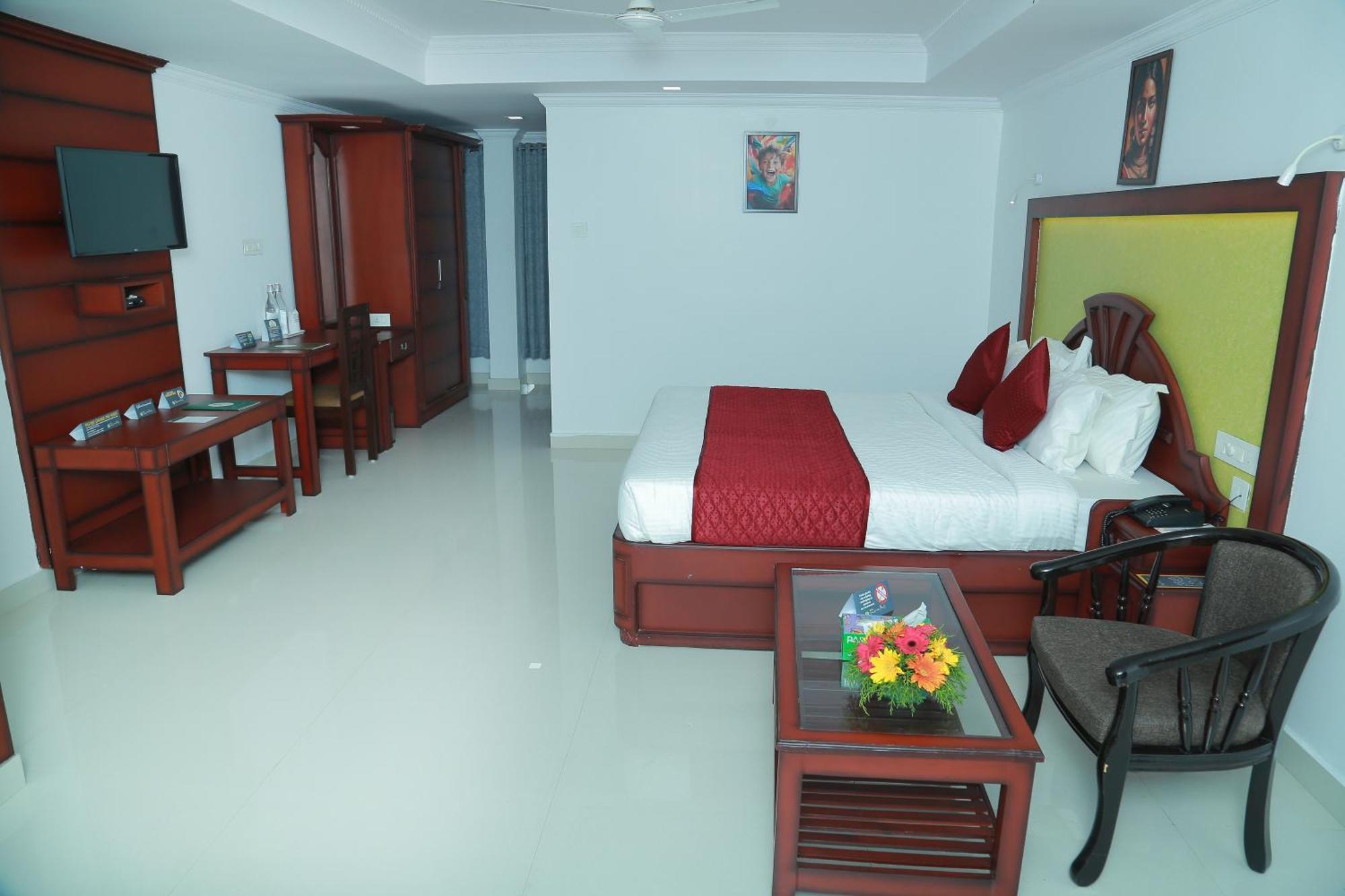 Hotel Savera Park Thrissur Экстерьер фото