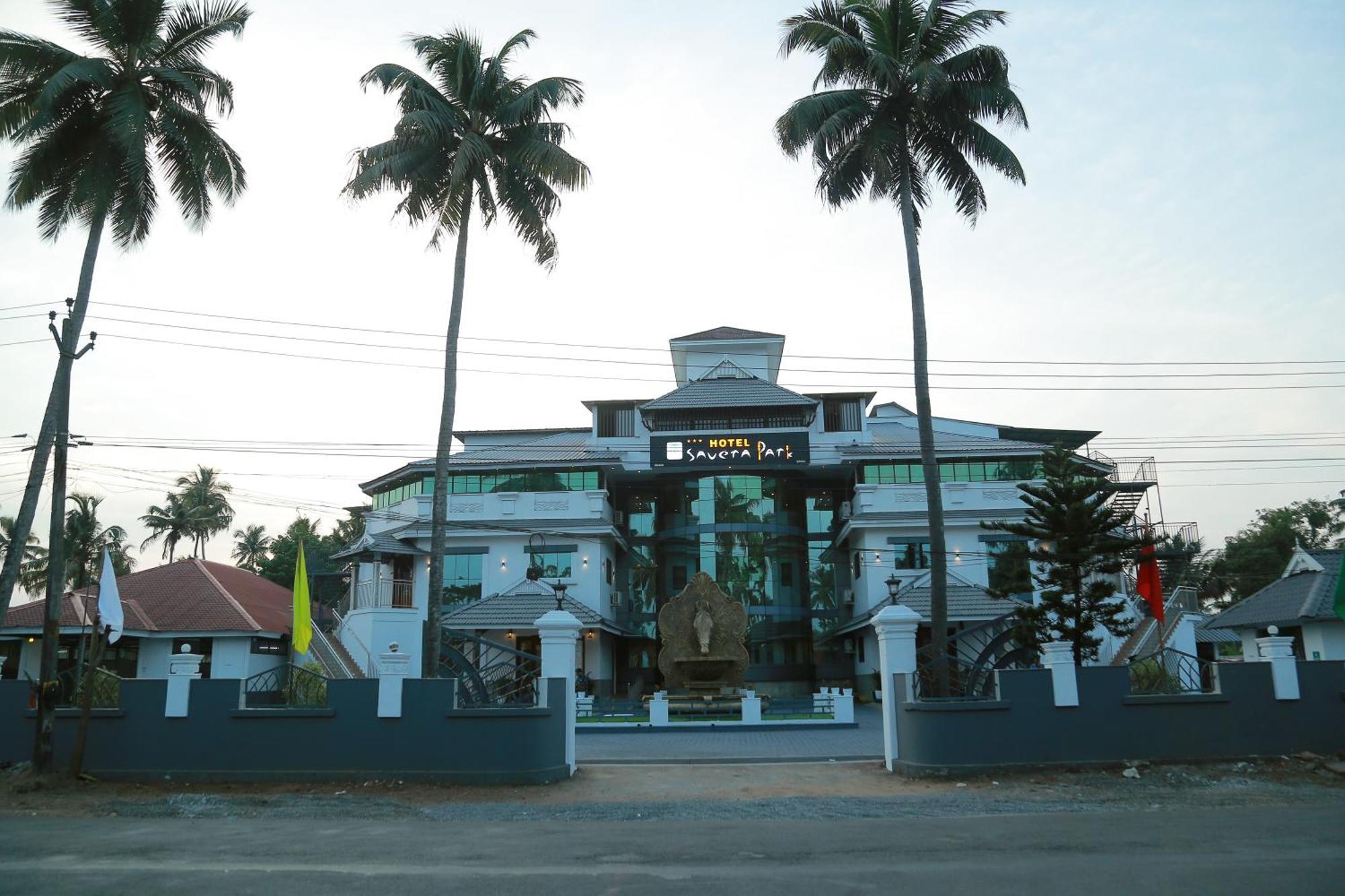 Hotel Savera Park Thrissur Экстерьер фото
